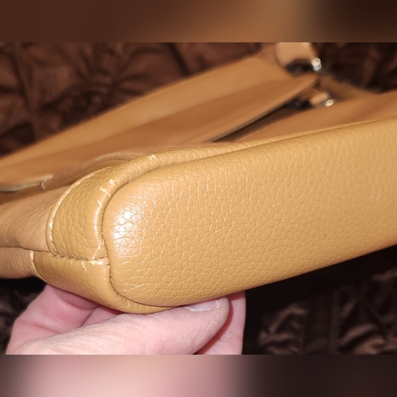 Giani Bernini Tan Leather  Crossbody Purse EUC - Picture 12 of 16
